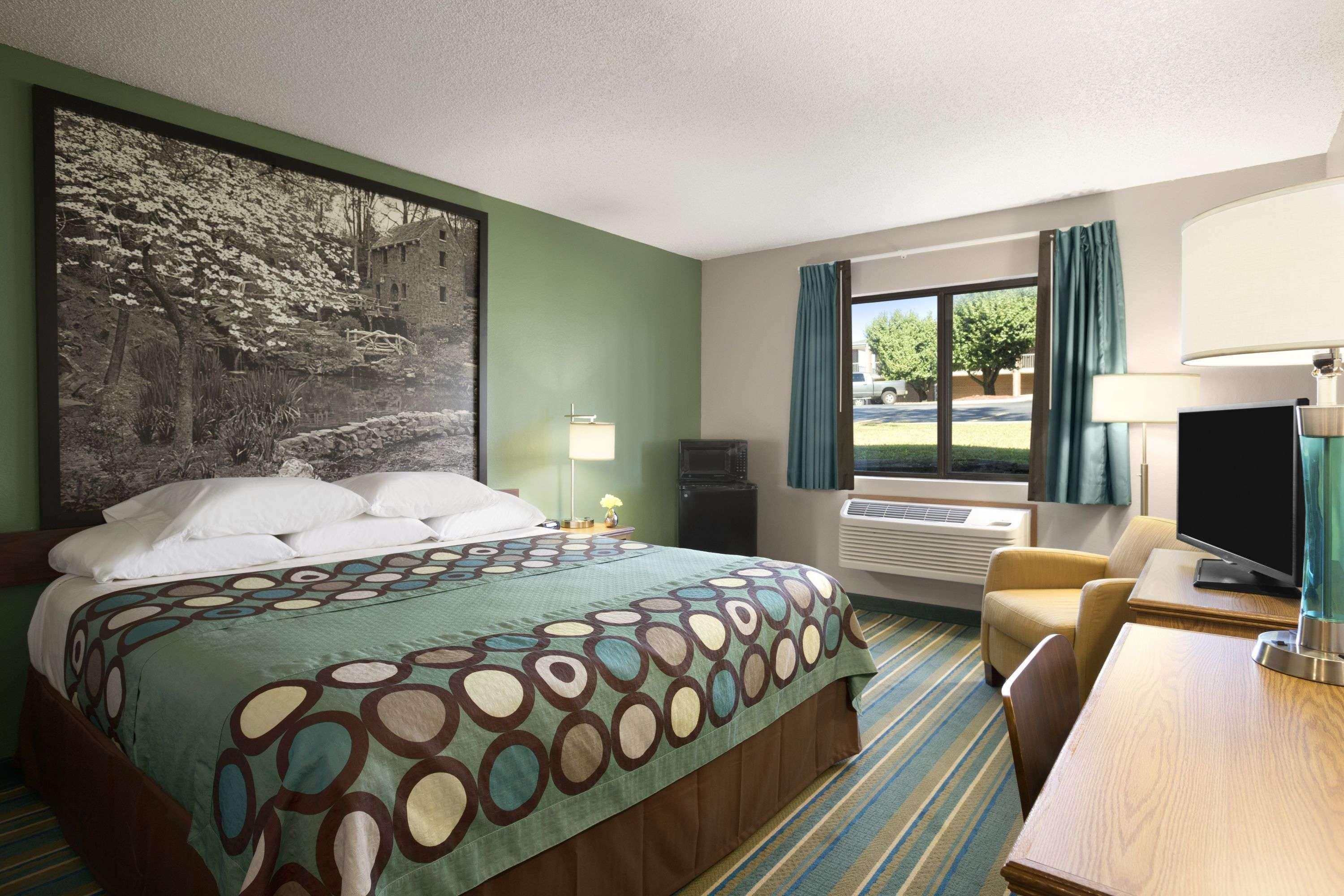 Super 8 By Wyndham Batesville Exterior foto