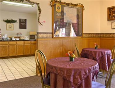 Super 8 By Wyndham Batesville Restaurant foto